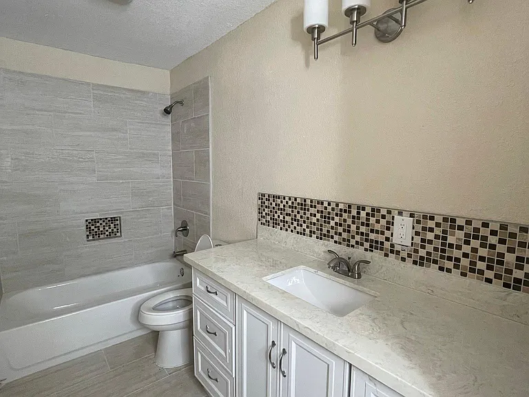 3850 NE 217th Ct — Photo 14