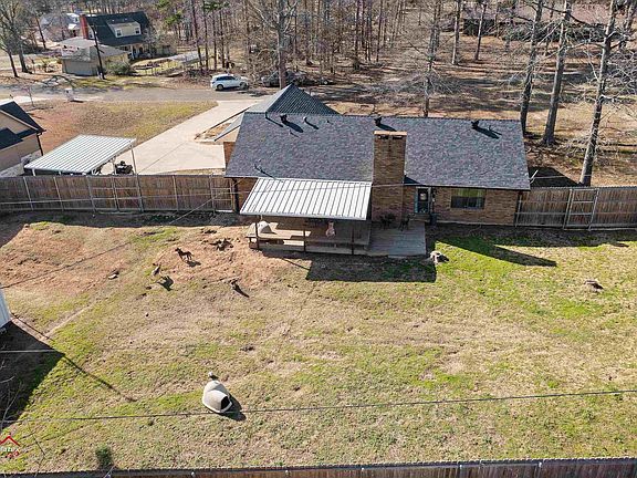 5th image of 403 Bob White Dr
