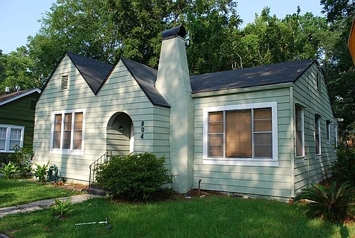 904 Jasmine Pl Photo 1