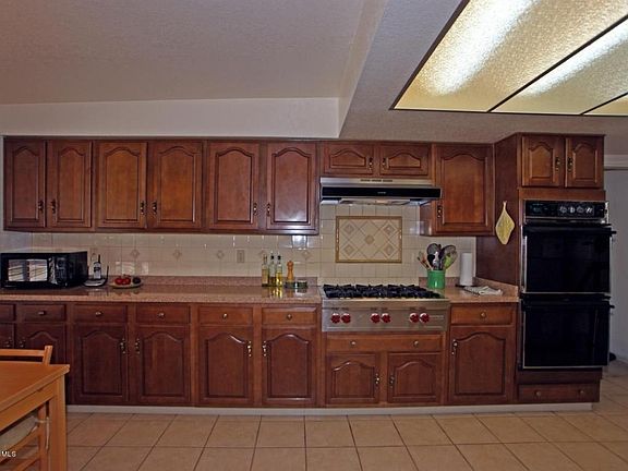 5th image of 3745 N Knollwood Cir