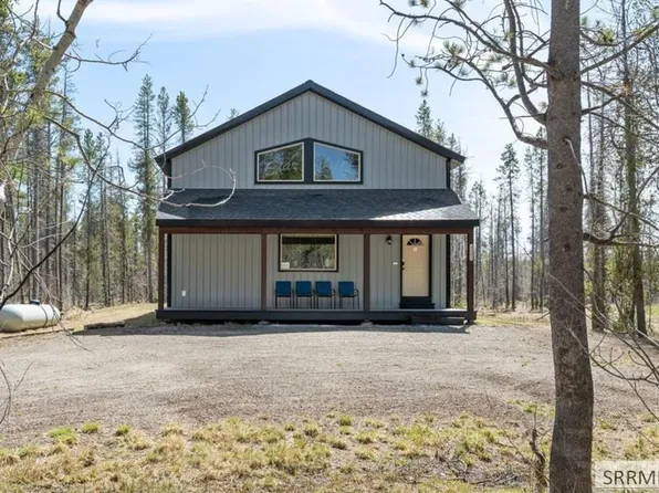 4062 Steelhead Dr, Island Park, ID 83429