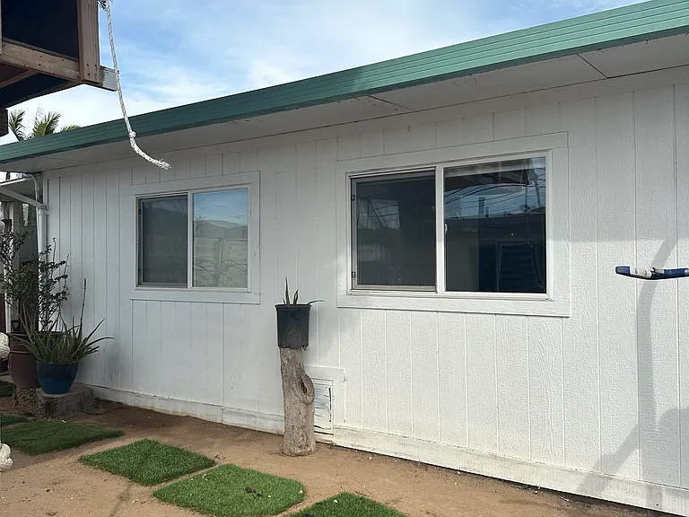 1141 Victor Ave — Photo 12