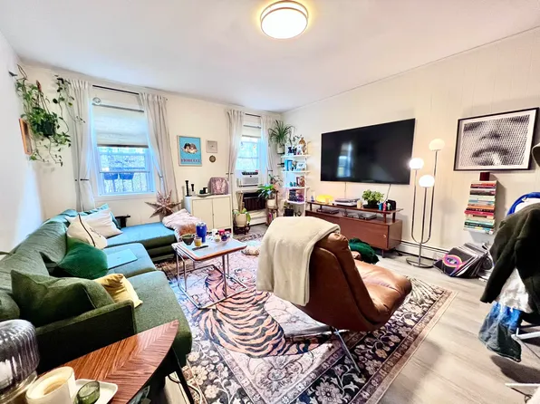 258 Devoe Street image 3 of 11