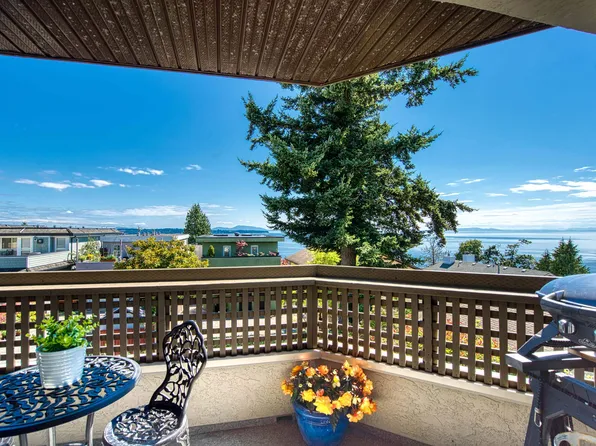 15080 Prospect Ave #206, White Rock, BC V4B 2B7