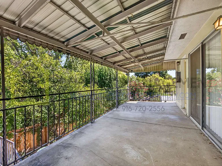 4411 Del Rio Rd #4 — Photo 23