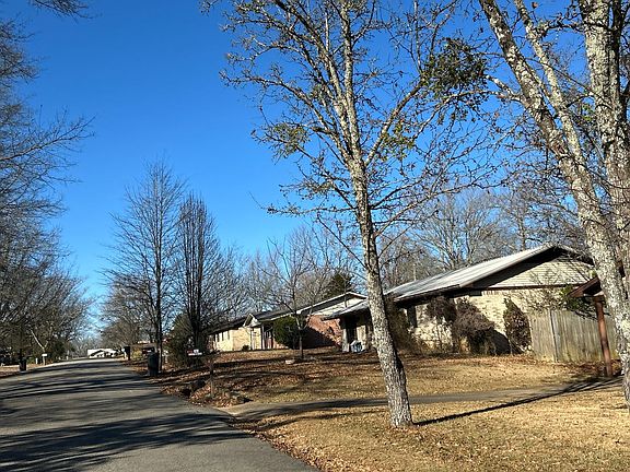 2nd image of 705 Meadowbrook Dr
