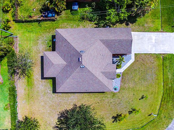 4th image of 255 SW Langfield Ave