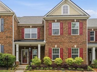 1142 Lake Point Way, Suwanee, GA 30024