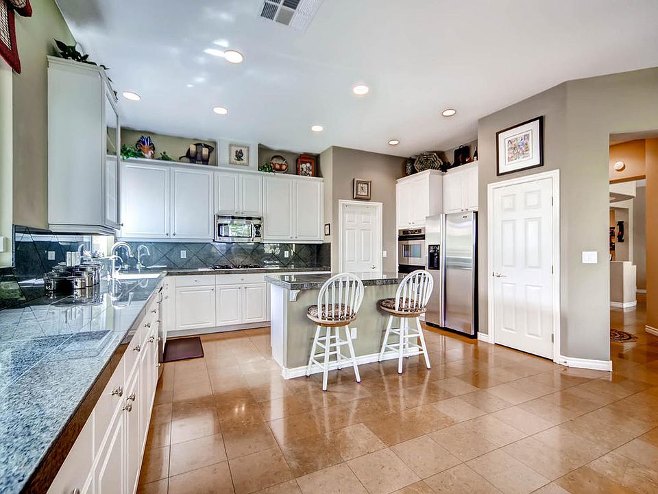 Kit. w/Stainless Appliances