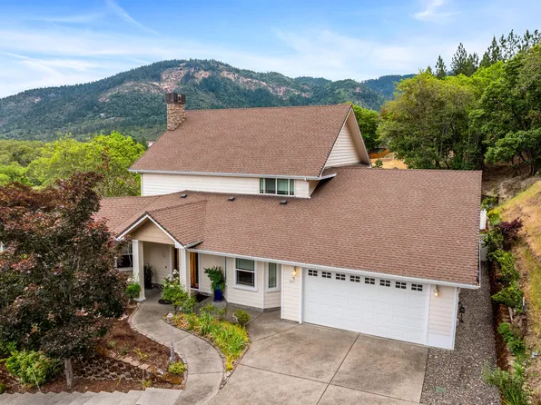 2226 SE Linden Ln, Grants Pass, OR 97527