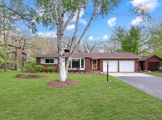 39W609 Lori Ln, Elgin, IL 60124