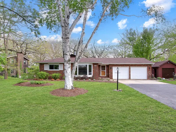 39W609 Lori Ln, Elgin, IL 60124