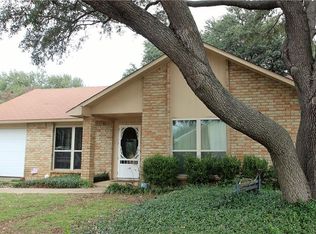 7521 Whirlwind Dr, Fort Worth, TX 76133