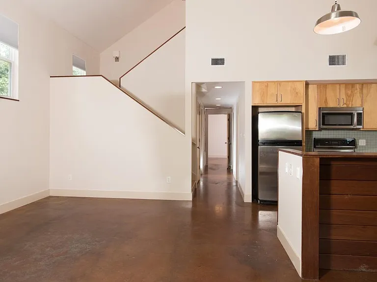 2214 Iva Ln #B — Photo 12