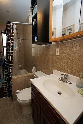 Rented by Universal Realty Group | media 23