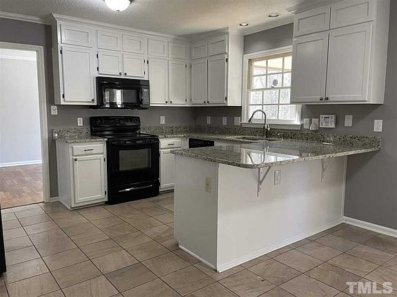 3rd image of 5210 Sweet Clover Ct