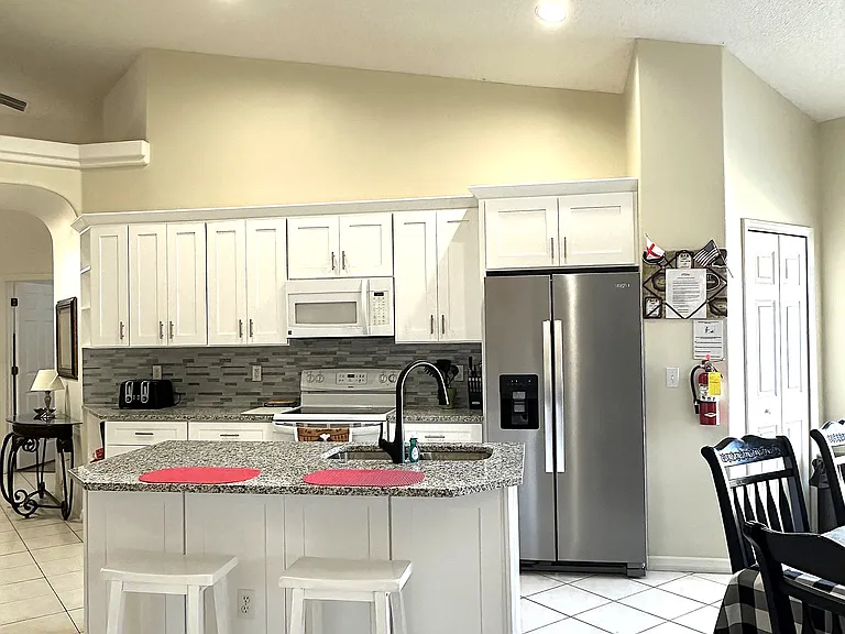 16724 Rolling Green Dr — Photo 37