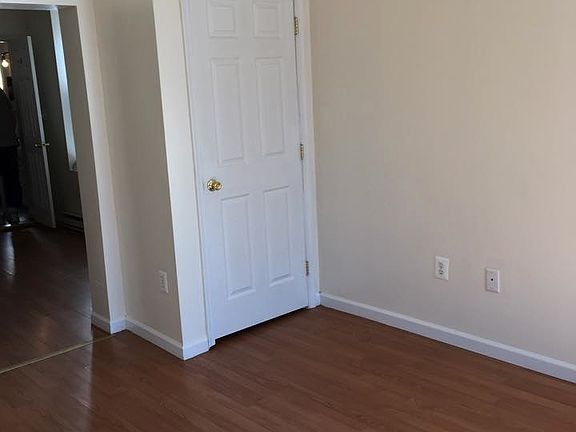 3rd image of 750 W Washington St