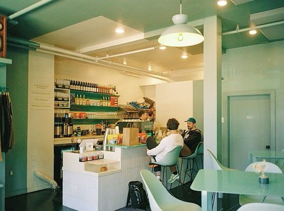 5th image of 2525 Frankford Ave #3