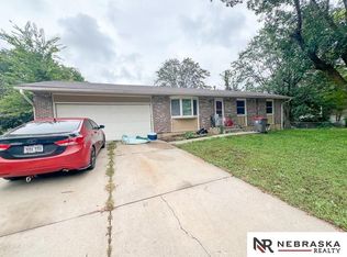 2000 Essex Rd, Lincoln, NE 68512