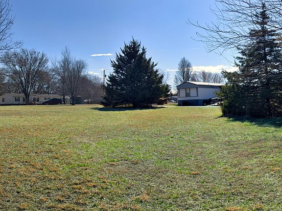 4th image of 32435 Ketchum Blvd