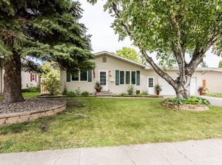 2522 11th Ave S, Grand Forks, ND 58201