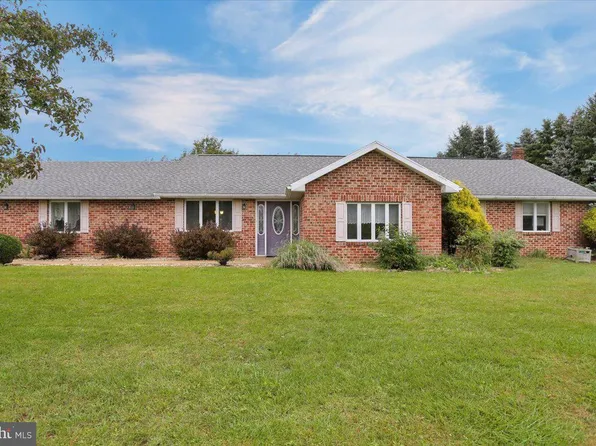 18 Birdsfoot Dr, Robesonia, PA 19551