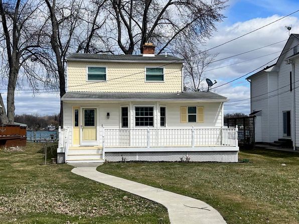 1368 N Channel Dr, Harsens Island, MI 48028