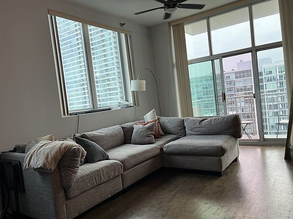 5th image of 1600 S Indiana Ave #1010