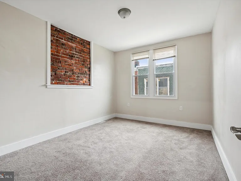3304 W Allegheny Ave — Photo 22