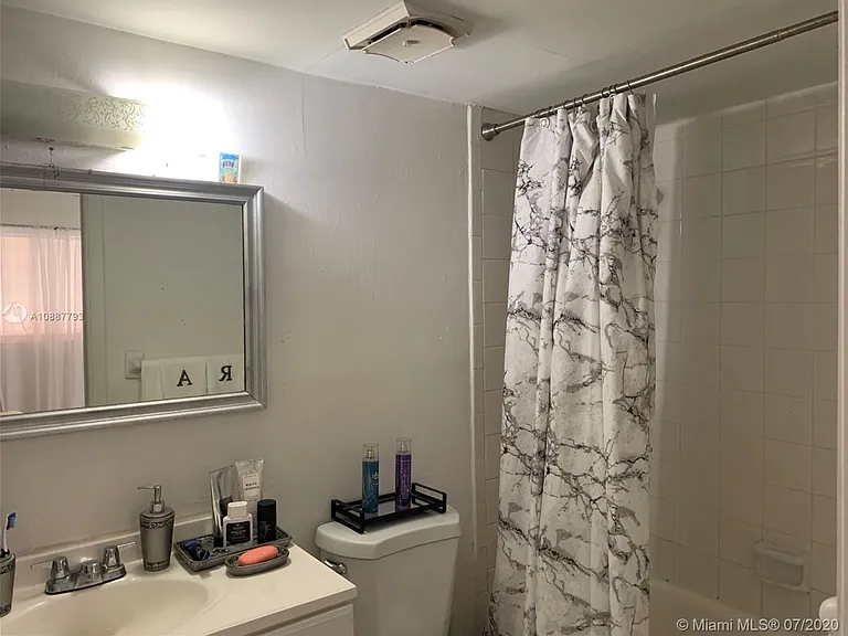 19821 SW 114th Ave #120 — Photo 7
