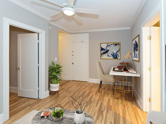 3rd image of 517 W Oakdale Ave #1B-1Ba