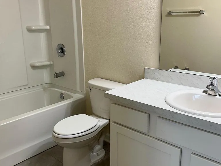 56 Java Ln — Photo 9