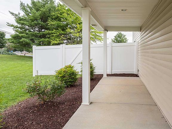 5th image of 1151 Wellington Dr