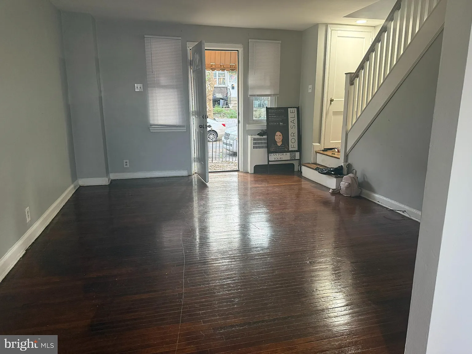 3 bed, 1.0 bath, 896 sqft, $1,500 — Photo 3
