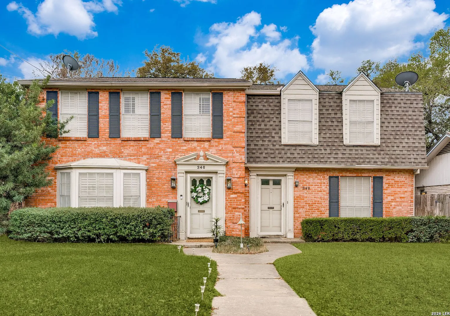 2-Bedroom Alamo Heights Duplex — Photo 2