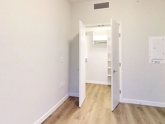 4th image of 3430 E Kent Ave