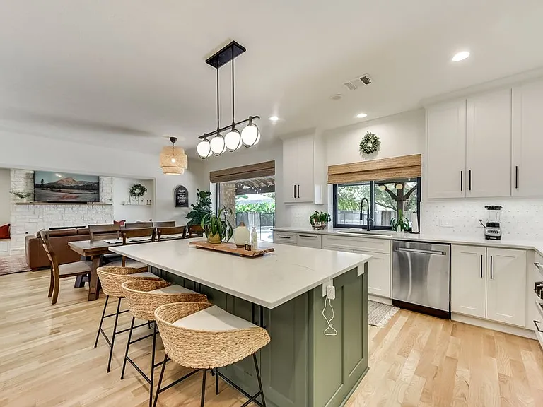 2216 Ridgecrest Trl — Photo 23