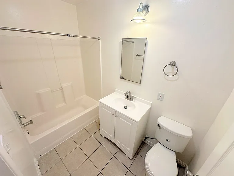 11645 S Figueroa St #3 — Photo 12