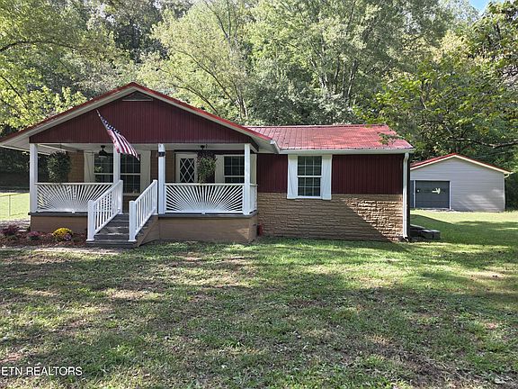 2nd image of 671 Hen Valley Rd