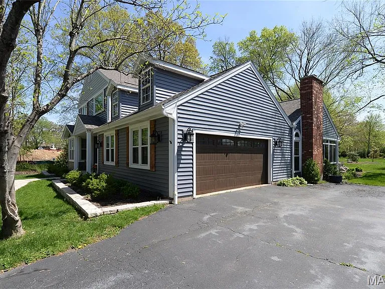 1306 S Geyer Rd — Photo 17