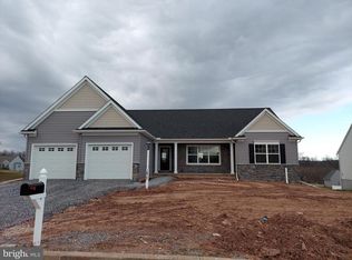 1817 Fountain Rock Dr, Dover, PA 17315
