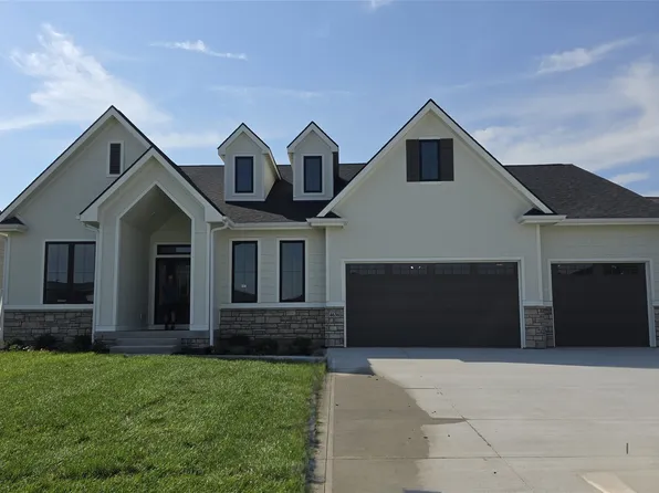 4636 Centennial Blvd, Urbandale, IA 50323
