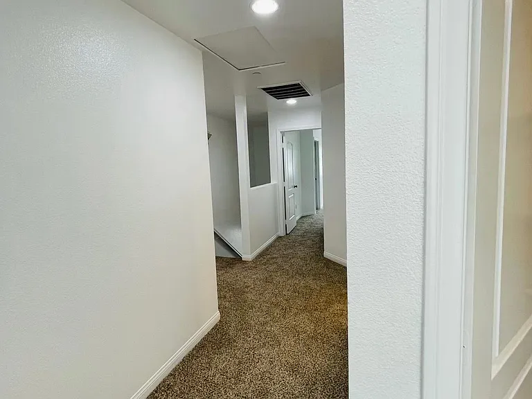 1922 Kelly Ave #2 — Photo 16