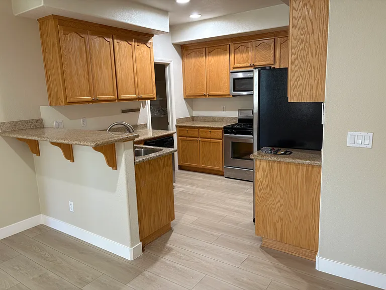 3265 Monaghan St — Photo 3