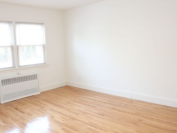 3rd image of 8419 126th St #1