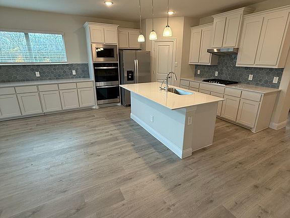 3rd image of 123 Sunshine Dr