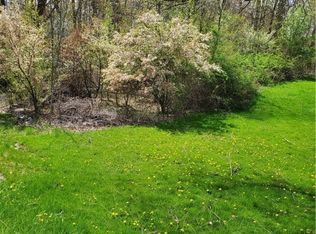 9765 Washington St, Chagrin Falls, OH 44023