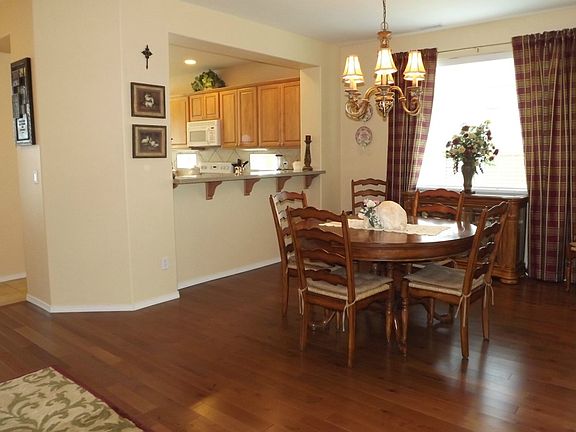 5th image of 4336 Camano Ct NE