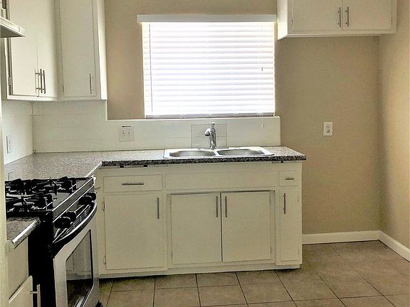 3rd image of 517 Venice Way APT I